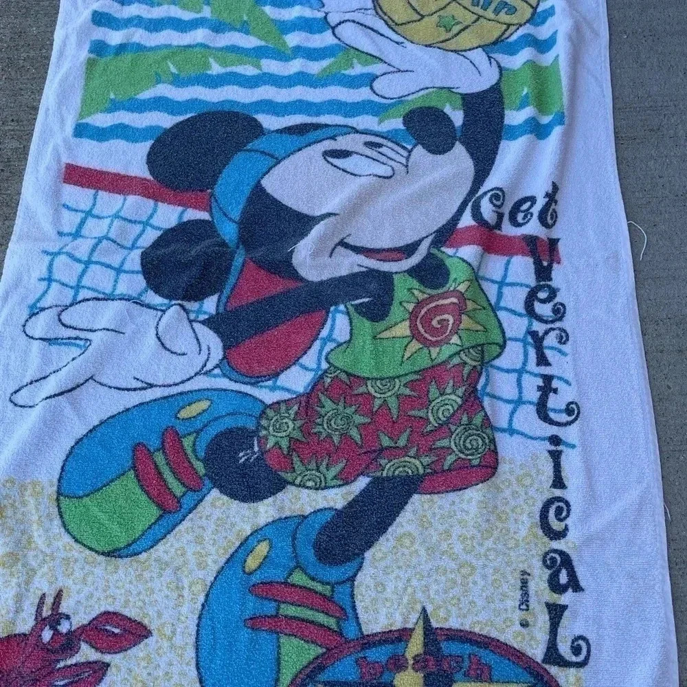 Vintage Disney Mickey Mouse Franco Get Vertical Volleyball Cotton Beach Towel - Picture 3 of 6